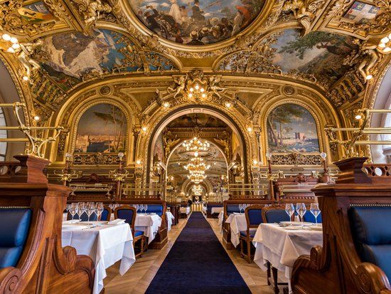 Le Train bleu